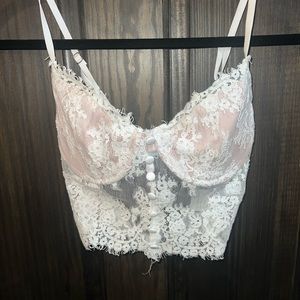 White fox lace crop